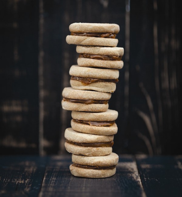 Dulce de leche sandwich cookies