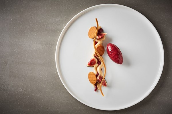  Dulcey chocolate, fig, blackcurrant and almond