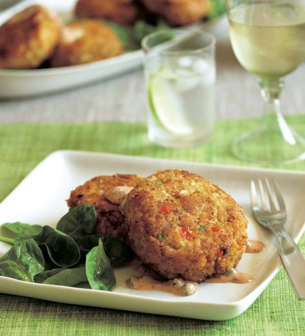 Dungeness crabcakes with tangy rémoulade