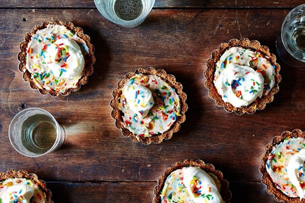 Dunkaroo tartlets for Molly Yeh