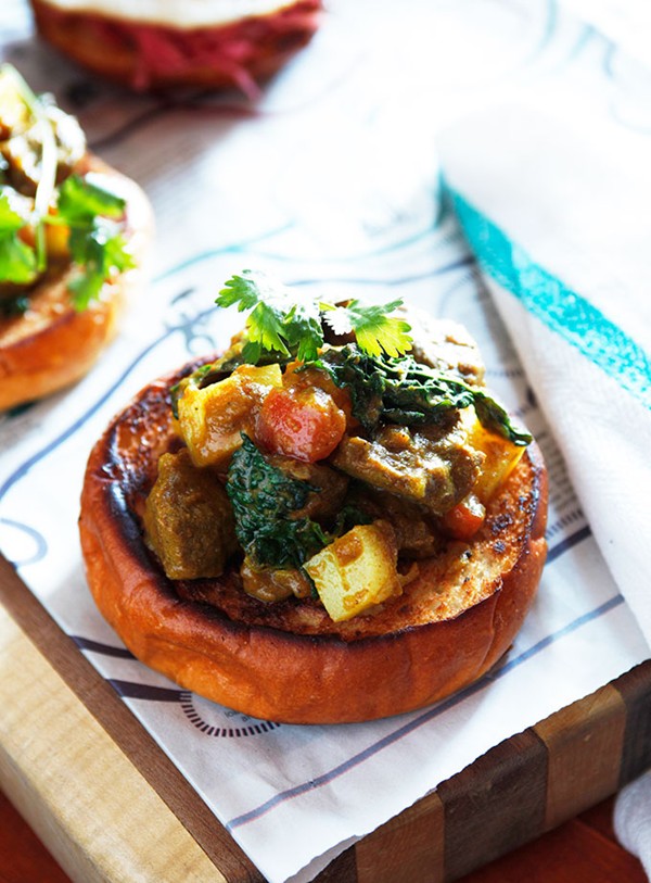 Durban curry buns