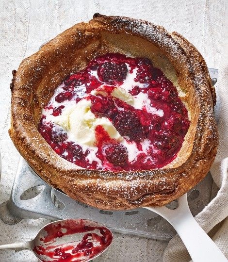 Dutch baby with fruity compote and ice cream
