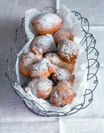 Dutch doughnuts (Oliebollen)