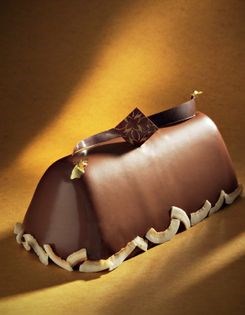 Earl Grey & coconut entremet