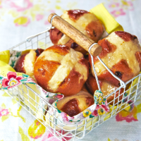 Earl Grey & orange hot cross buns