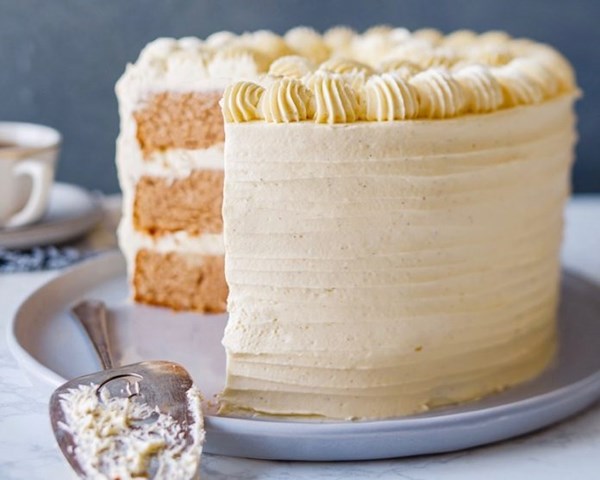 Earl Grey layer cake with vanilla bean German buttercream