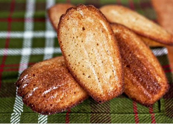 Earl Grey Madeleines (Madeleines au the Earl Grey)
