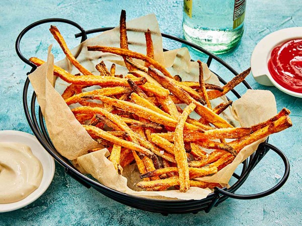 Easiest, crispiest air fryer sweet potato fries