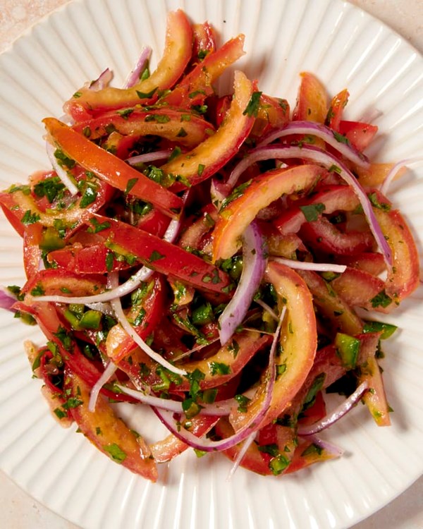East African tomato salad (Kachumbari)