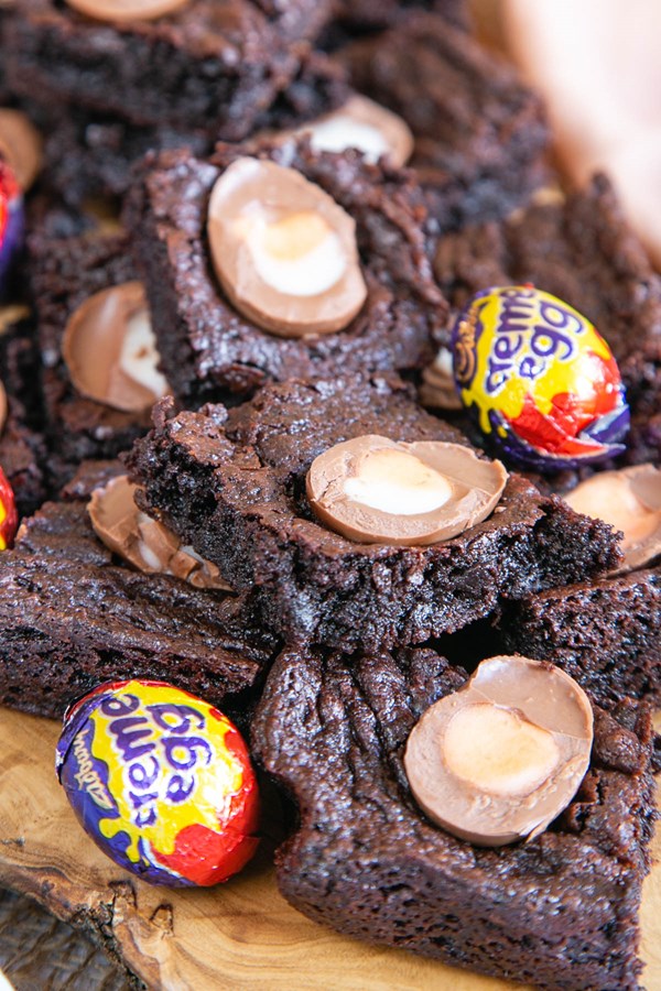 Easter creme egg brownies