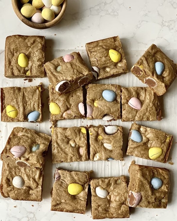 Easter egg blondies