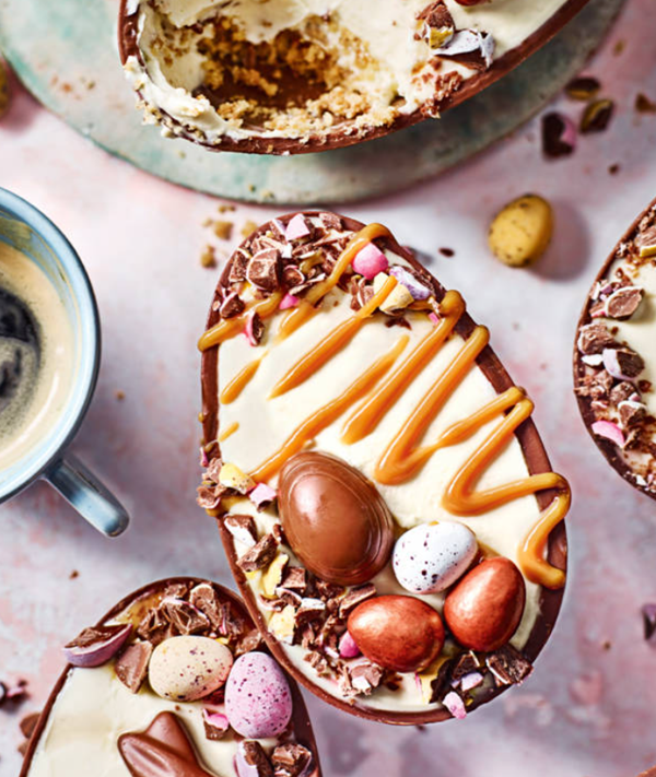 Easter egg cheesecakes