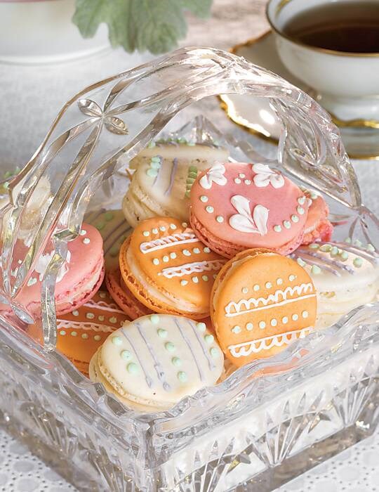 Easter egg macarons
