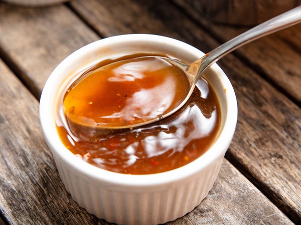 Eastern North Carolina vinegar-and-pepper barbecue sauce 