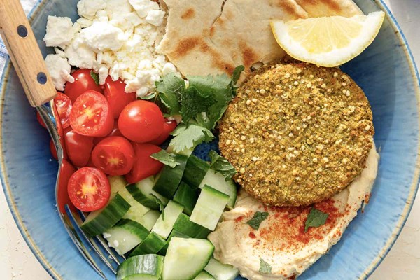 Easy 10-minute falafel bowls