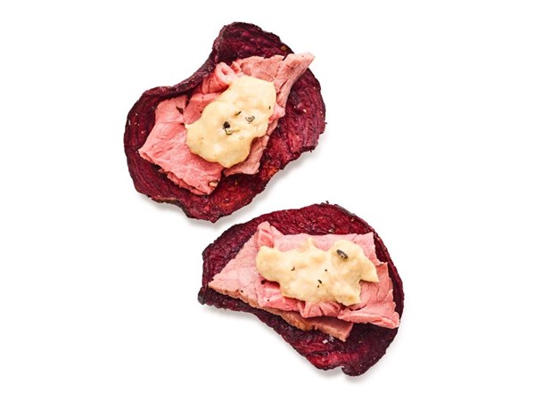 Easy 3-ingredient appetizer: beet chips + roast beef + horseradish mustard