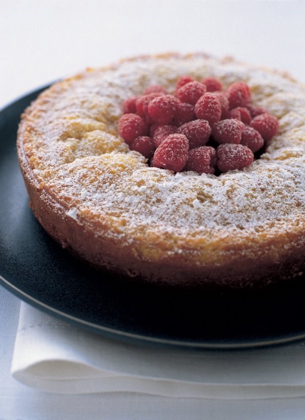 Easy almond cake