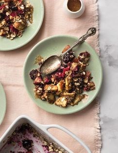 Easy apple-berry crumble