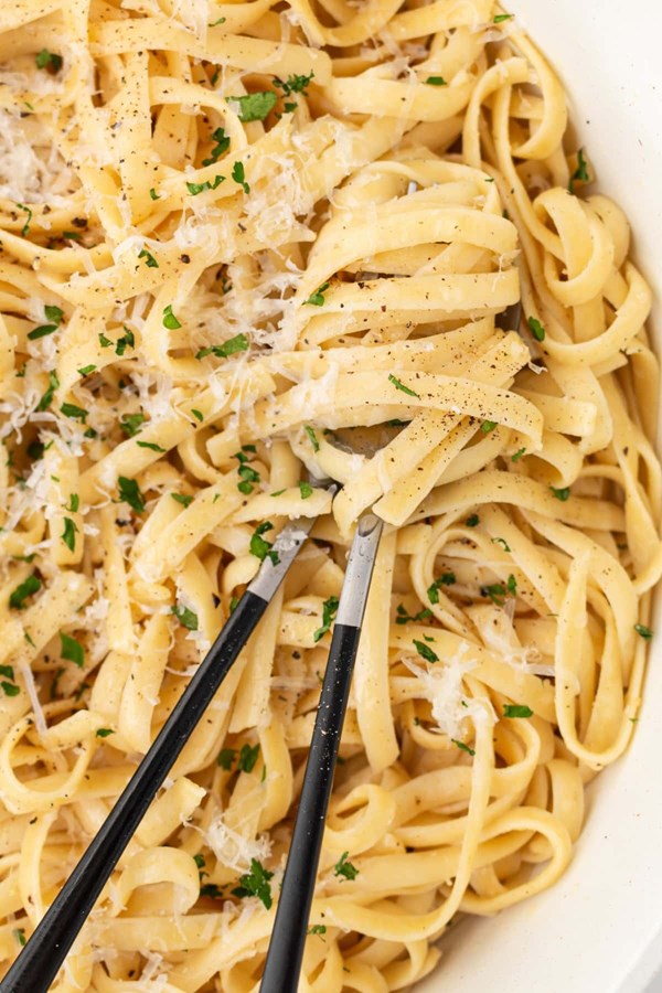 Easy authentic Alfredo sauce