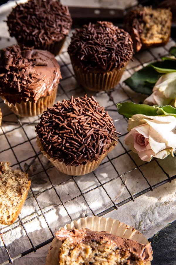 Easy banana cupcakes with espresso chocolate frosting