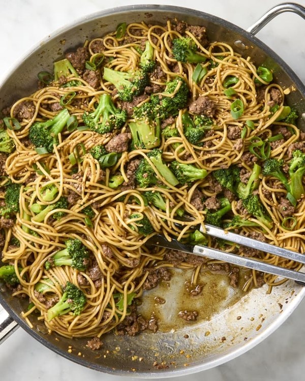 Easy beef and broccoli noodles 
