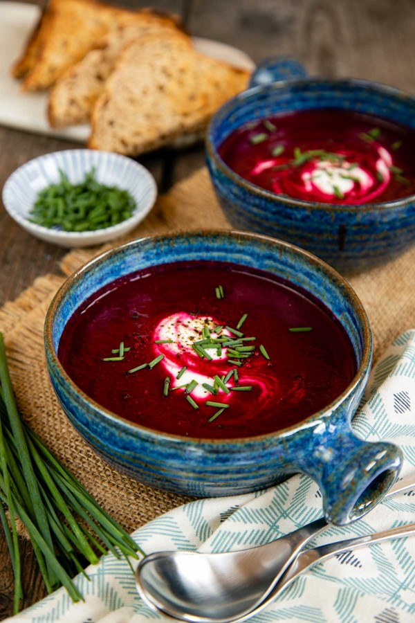 Easy beet soup (beetroot soup)