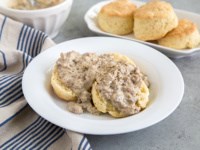 Easy biscuits and gravy