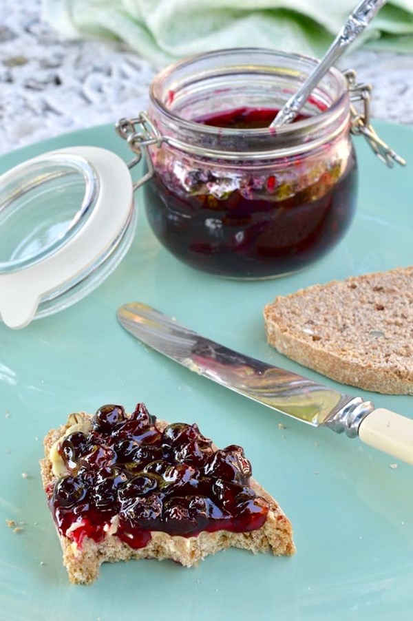 Easy blackcurrant jam