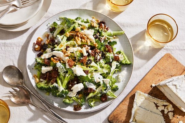 Easy broccoli salad with cheese 