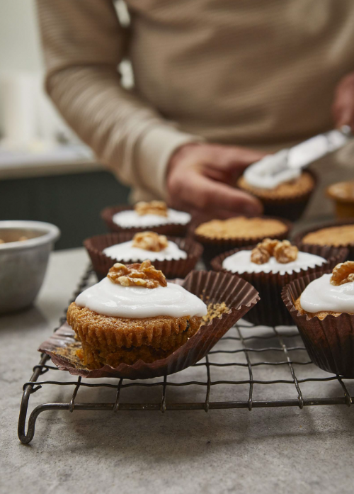 Easy carrot cake cupcakes