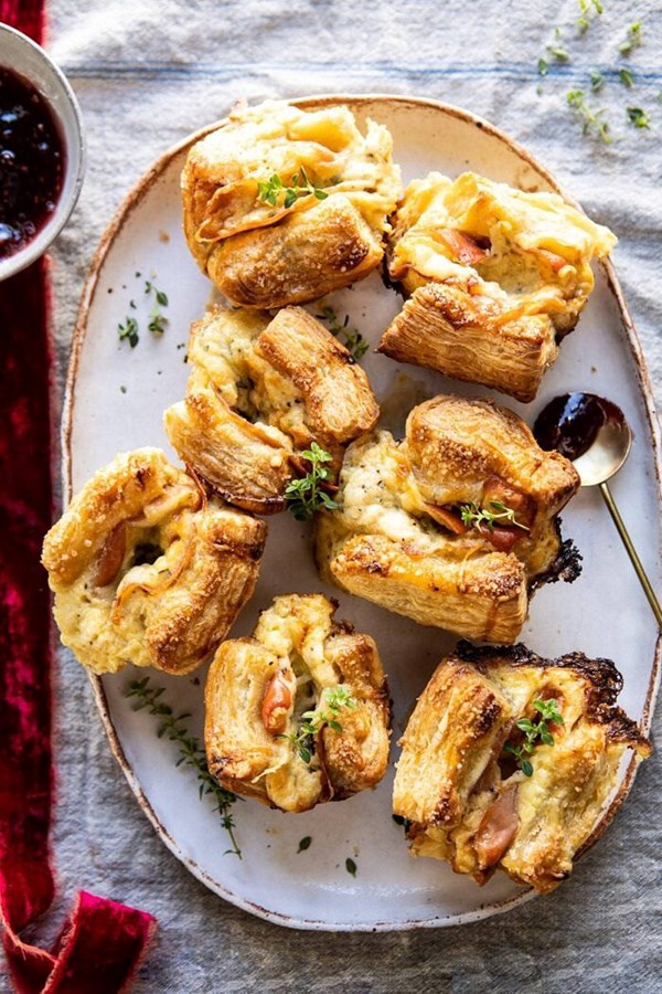Easy cheese and prosciutto croissants