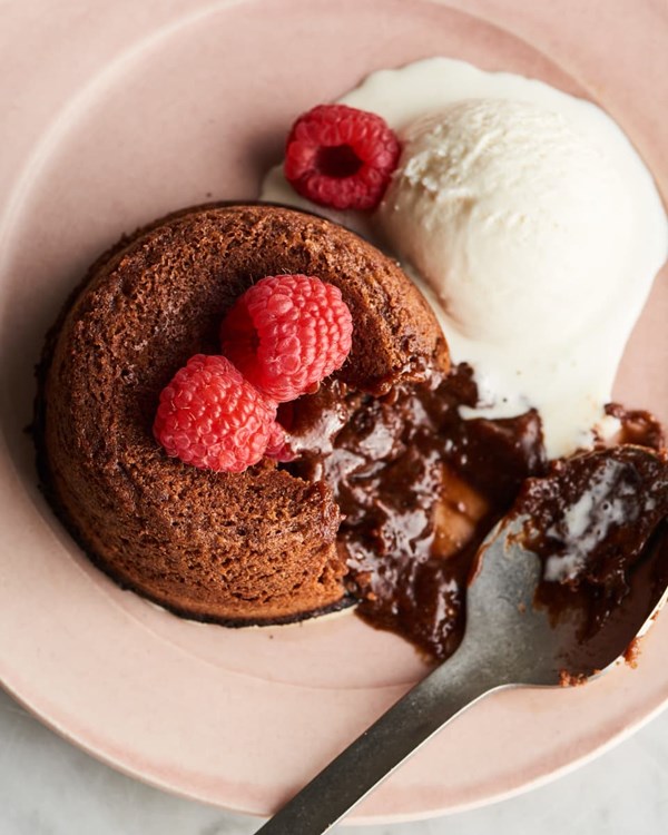 Easy chocolate lava cakes