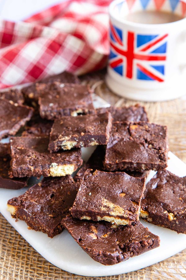 Easy chocolate tiffin