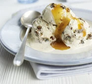 Easy Christmas pudding ice cream