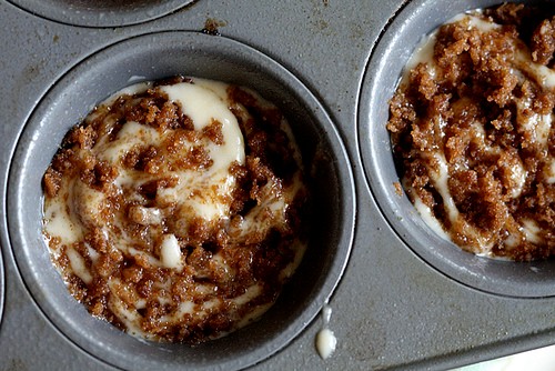 Easy cinnamon roll muffins