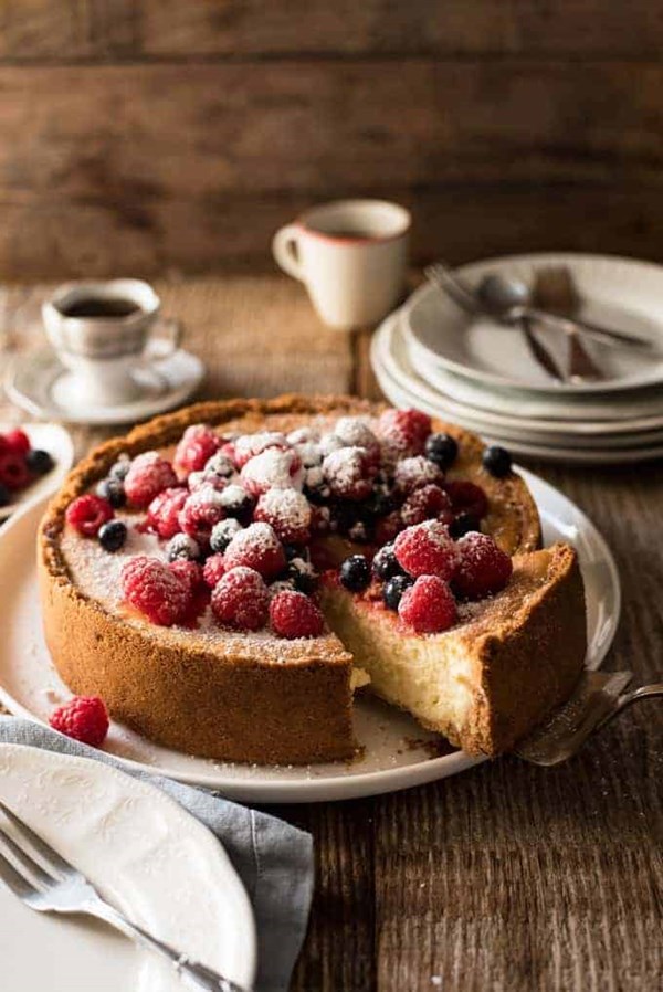 Easy classic baked cheesecake