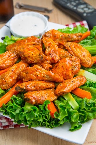 Easy crispy baked Buffalo wings
