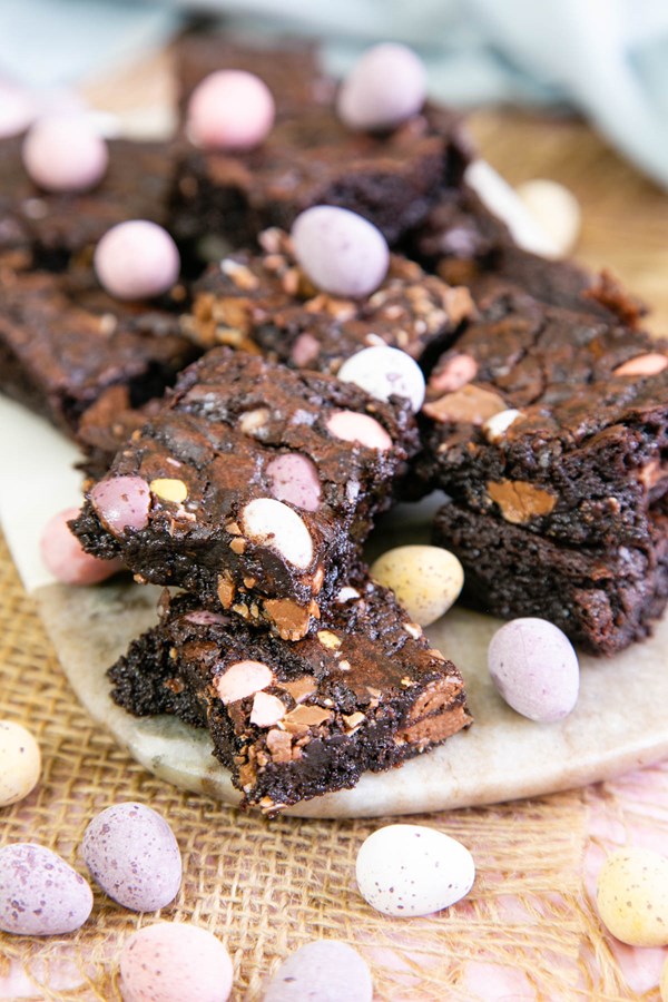 Easy Easter mini egg brownies