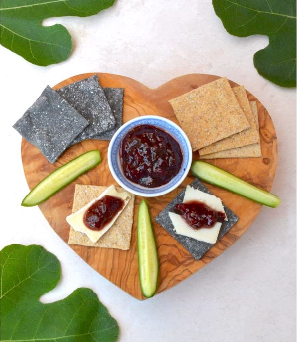 Easy fig chutney with pomegranate molasses