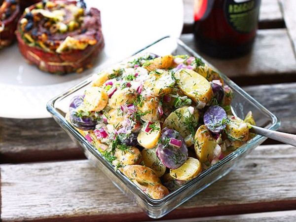Easy fingerling potato salad with creamy dill dressing