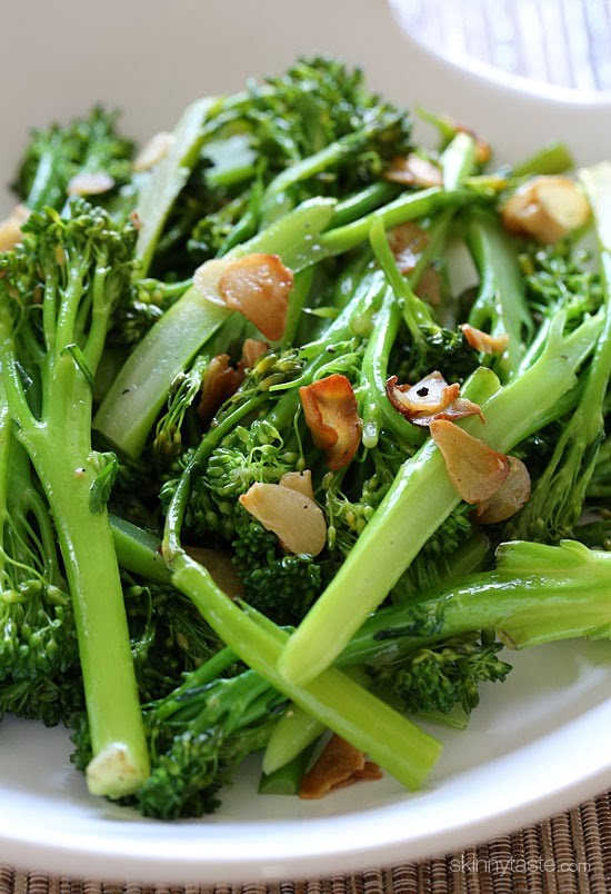 Easy garlic broccolini