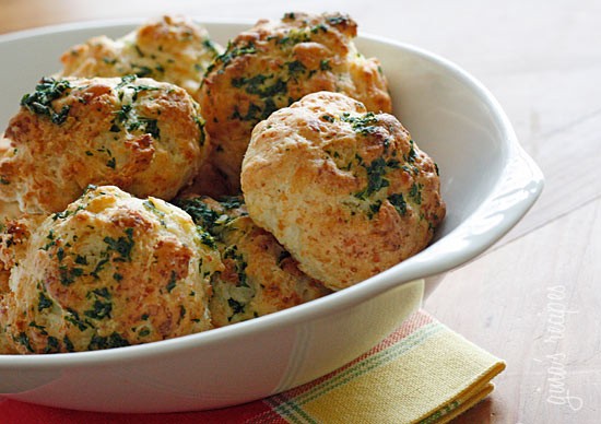 Easy garlic cheddar biscuits