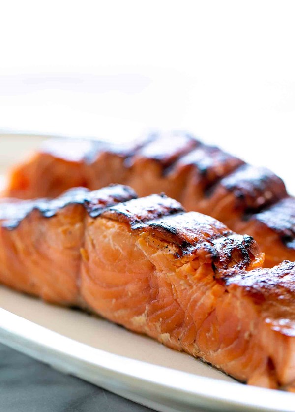 Easy grilled salmon [teriyaki marinade]