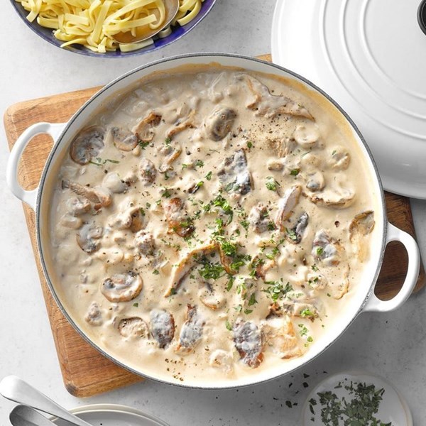 Easy ground beef Stroganoff