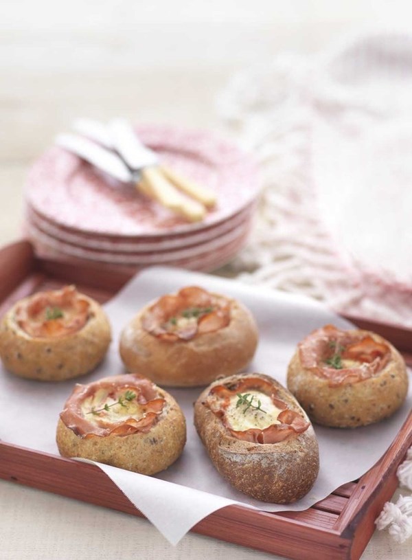 Easy ham and egg 'pies'
