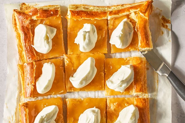Easy lemon curd tart