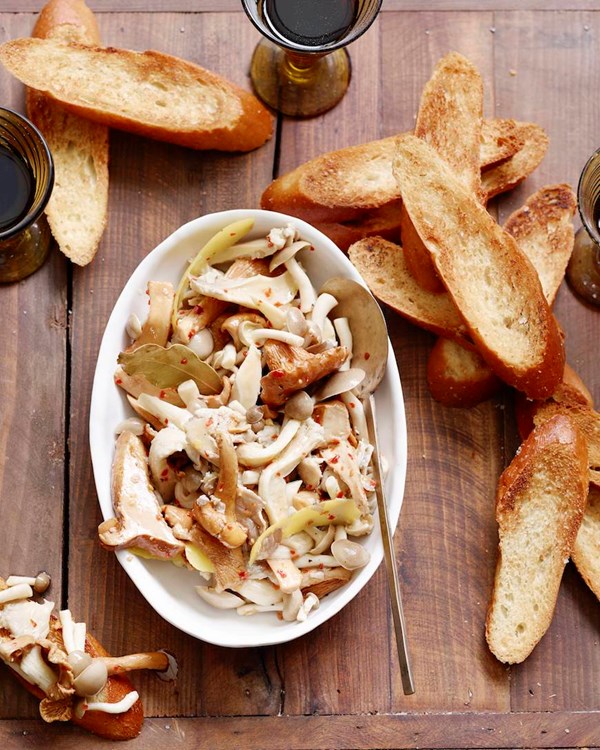 Easy marinated mushrooms