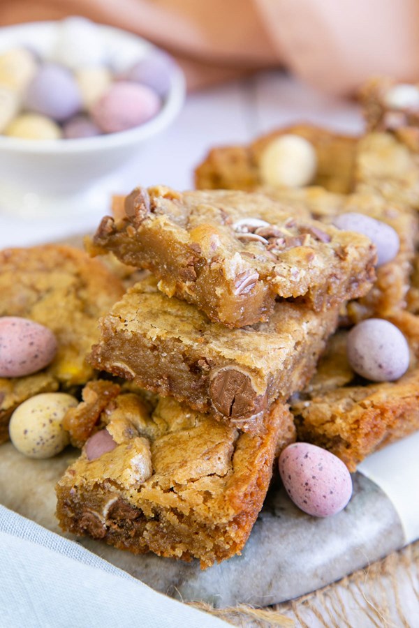 Easy mini egg blondies