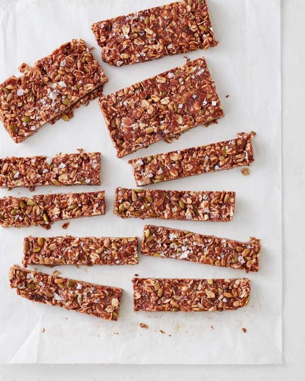 Easy no-bake chewy granola bars