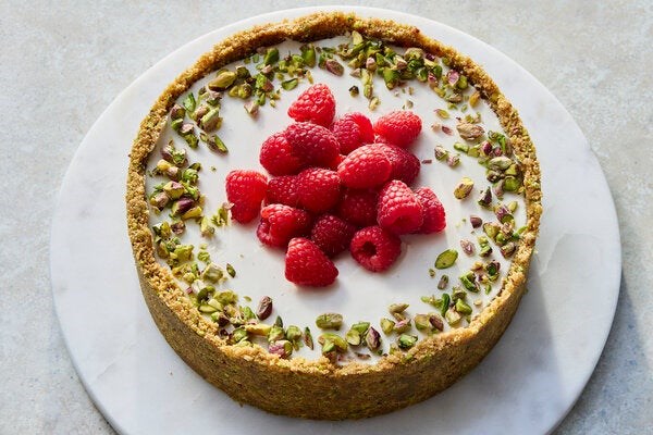 Easy no-bake pistachio cheesecake 